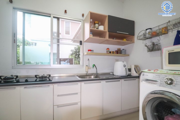 *****บ้านมือเดี่ยวมือสองย่านนนทบุรี ม.วิลล่าการ์เด้น3 บางกรวย-ไทรน้อย หลังมุม เนื้อที่ 66.7 ตร.ว. ฟังก์ชัน 3 ห้องนอน 3 ห้องน้ำ จอดรถได้ 2 คัน บรรยากาศเป็นส่วนตัว หน้าบ้านไม่ชนใคร บนทำเลศักยภาพ ใกล้เซ็นทรัลเวสต์เกต เชื่อมต่อหลายเส้นทาง ถ.รัตนาธิเบศร์, ถ.กาญจนาภิเษก และราชพฤกษ์ และรถไฟฟ้า "สถานีบางพลู"